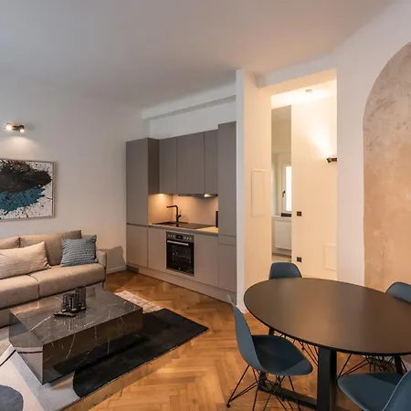 Luxury Design In Center Διαμέρισμα Γκρατς