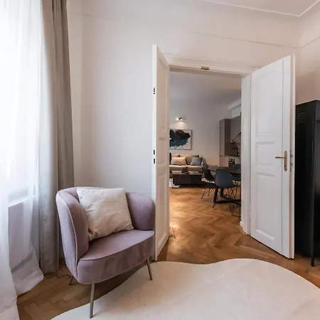 Апартаменты Luxury Design In Center