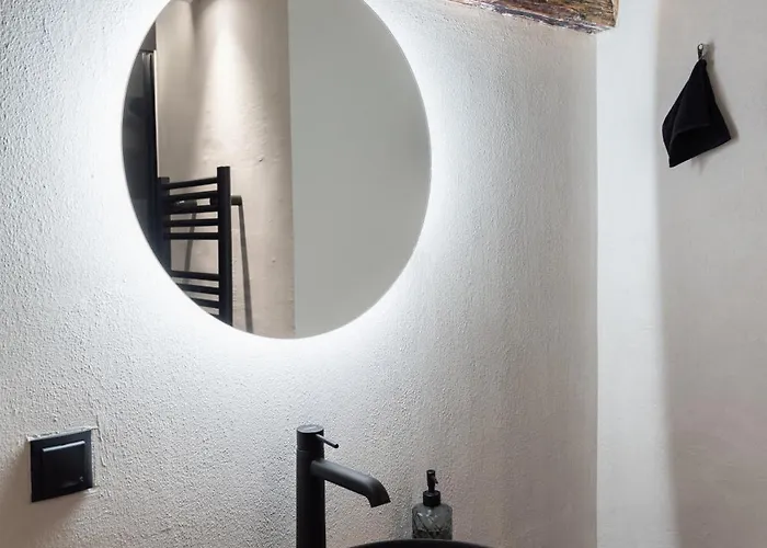 Luxury Design In Center شقة *