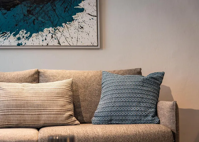 Luxury Design In Center شقة *