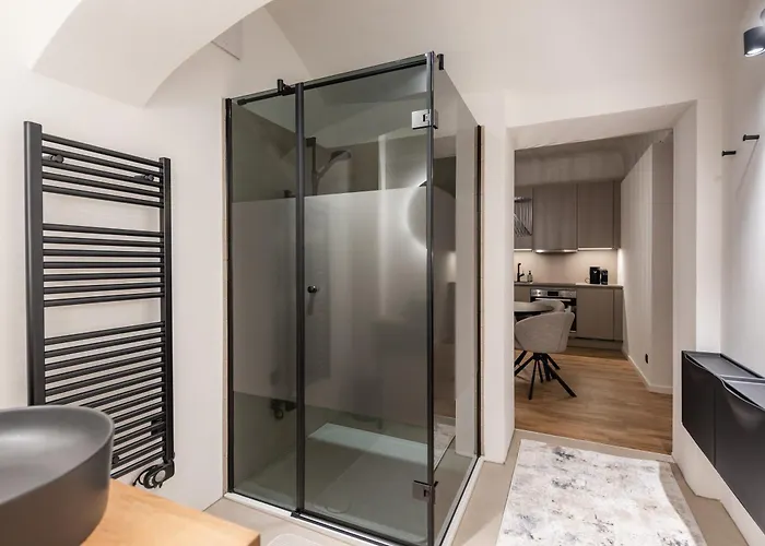 Luxury Design In Center شقة